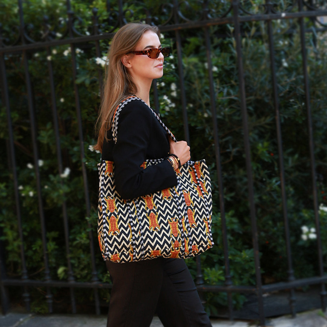 Blockprint shoulder bag chevron black