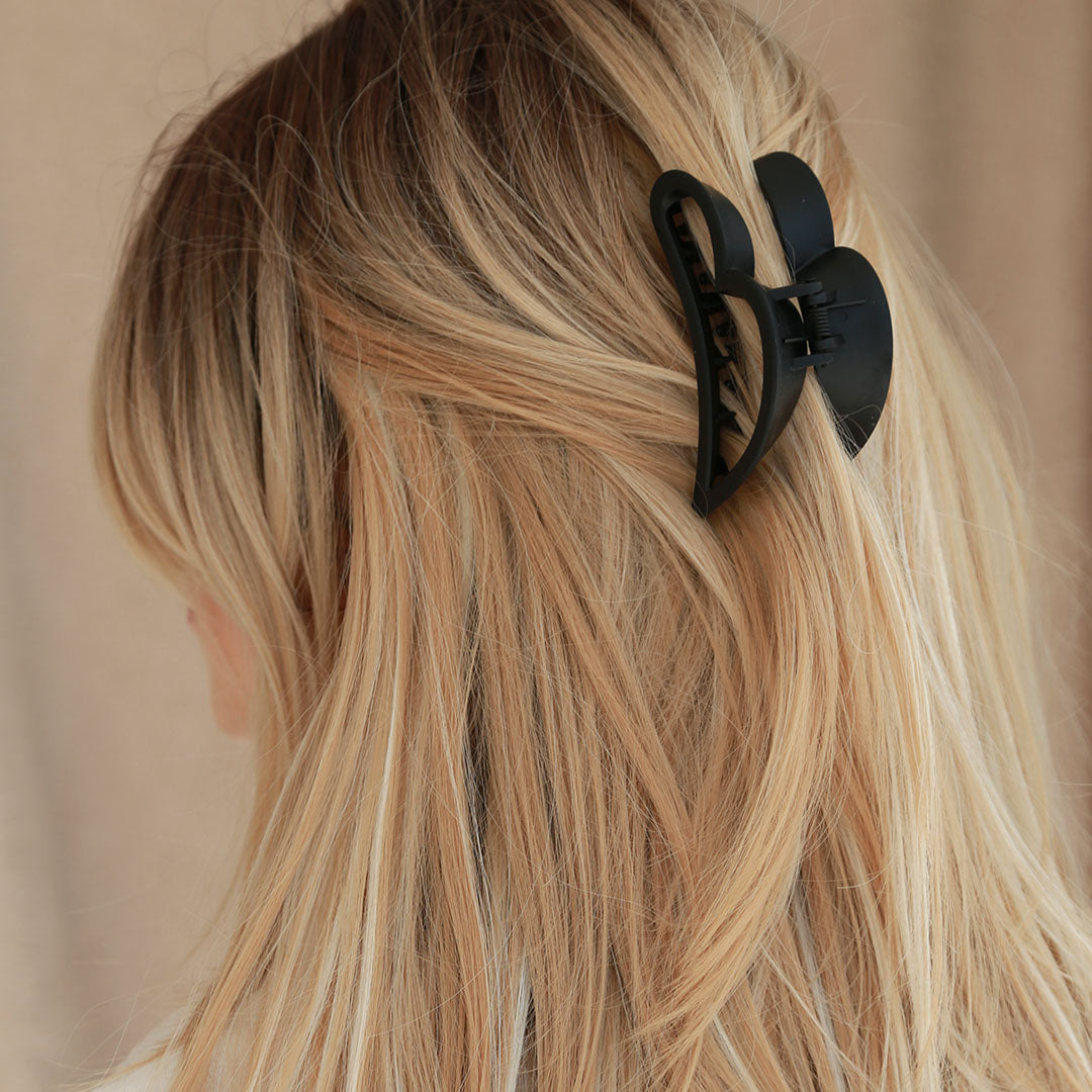 Hair clip heart black