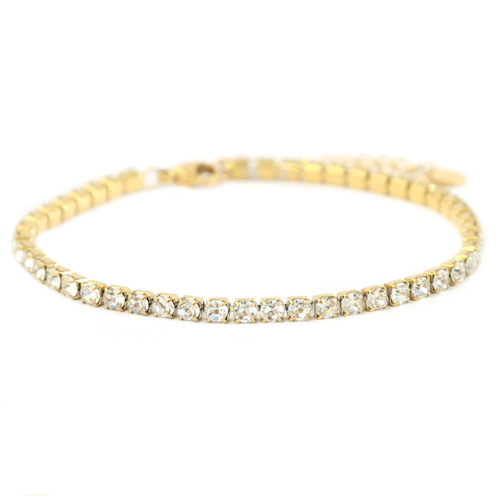 Goldene Armband covered in diamonds